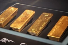 Giá vàng thế giới đi lên do căng thẳng giữa Nga-Ukraine gia tăng