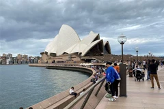 Australia đối mặt với nguy cơ bùng phát đợt dịch COVID-19 mới