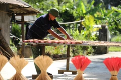 [Photo] Nghề làm hương truyền thống không dùng hóa chất ở Hà Giang