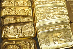 Giá vàng giảm khi đồng USD mạnh lên, lợi suất trái phiếu Mỹ tăng