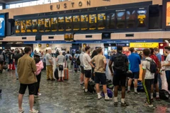 Anh: Dịch vụ đường sắt bị ảnh hưởng do lái tàu trên cả nước đình công