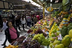 Lạm phát và rủi ro chính trị sẽ làm suy yếu tăng trưởng của Mỹ Latinh