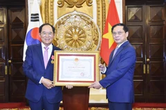 Trao tặng Huân chương Hữu nghị cho Đại sứ Hàn Quốc tại Việt Nam