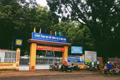 Xác minh vụ nam sinh lớp 12 bị đánh hội đồng trước cổng trường