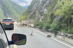 Trung Quốc cử nhóm công tác gấp rút tới hiện trường động đất Tứ Xuyên