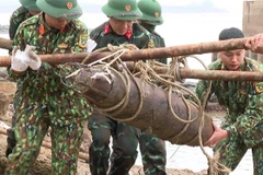 Phú Thọ di dời an toàn quả bom từ thời chống Mỹ nặng hơn 100kg 