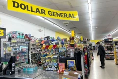 Các cửa hàng giá 1 USD tại Mỹ ngày càng thu hút khách