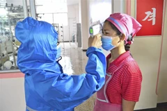 Triều Tiên: Số ca nghi mắc COVID-19 theo ngày tiếp tục giảm mạnh