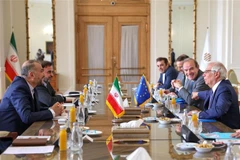 Iran hối thúc Mỹ chọn giữa thỏa thuận hạt nhân hoặc yêu cầu đơn phương