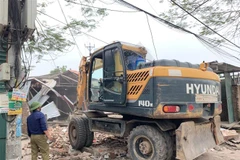 Hà Nội cưỡng chế giải tỏa mặt bằng nhiều hộ dân tại phường Long Biên