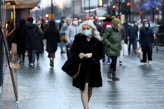 Nhiều quốc gia châu Âu giảm thời gian cách ly phòng dịch COVID-19