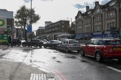 Báo The Times: Anh nhiều khả năng tiếp tục mua dầu của Nga