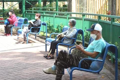 Hong Kong huy động cảnh sát hỗ trợ xét nghiệm COVID-19 toàn dân