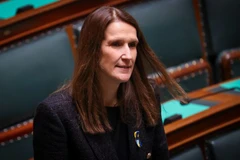 Ngoại trưởng Bỉ từ chức để hỗ trợ chồng chữa ung thư não