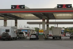 Hàng nghìn ôtô và xe tải châu Âu đổ về Luxembourg để tiếp nhiên liệu