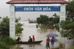 Nhiều thôn, buôn ở Đắk Lắk bị cô lập do nước lũ chia cắt. (Ảnh: Dương Giang/TTXVN)