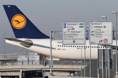 Máy bay của hãng hàng không Lufthansa tại sân bay ở Munich, Đức. (Nguồn: EPA/TTXVN)