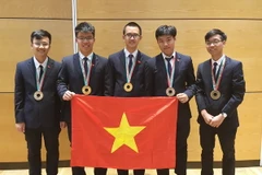 5 thí sinh của Đội tuyển quốc gia Việt Nam dự thi Olympic Vật lý quốc tế lần thứ 49 đều đoạt giải. (Ảnh: TTXVN phát)