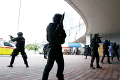 Lực lượng đặc nhiệm Hàn Quốc trong cuộc diễn tập chống khủng bố ở Goyang, phía bắc Seoul. (Nguồn: EPA/TTXVN)