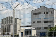 Nhà máy của Sanofi ở Mourenx, tây nam nước Pháp ngày 9/7. (Ảnh: AFP/TTXVN)