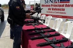 Số vũ khí vừa bị thu giữ. (Nguồn: yenisafak.com)