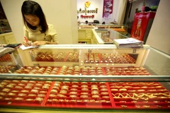 Tại cửa hàng kim hoàn ở Yangon, Myanmar. (Nguồn: THX/TTXVN)
