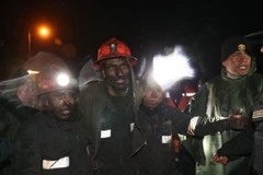 Các thợ mỏ được giải cứu an toàn hôm 3/2. (Nguồn: gestion.pe)