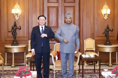 Chủ tịch Quốc hội Vương Đình Huệ và Tổng thống Ấn Độ Ram Nath Kovind. (Ảnh: Doãn Tấn/TTXVN)