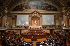 Toàn cảnh cuộc họp Quốc hội Bồ Đào Nha về dự thảo ngân sách của Chính phủ tại Lisbon ngày 27/10. (Ảnh: AFP/ TTXVN)
