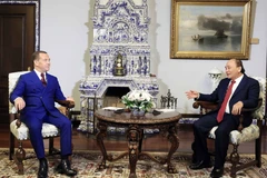 Chủ tịch nước Nguyễn Xuân Phúc gặp Phó Chủ tịch Hội đồng An ninh Liên bang Nga D. Medvedev. (Ảnh: Thống Nhất/TTXVN)