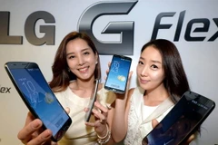 LG sắp đưa mẫu smartphone “trái chuối” sang Mỹ