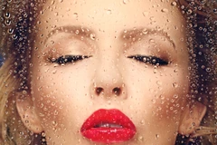 "Kiss me once" mang tới cảm nhận mới về Kylie Minogue
