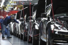 Daimler thâu tóm hoạt động sản xuất pin của Evonik