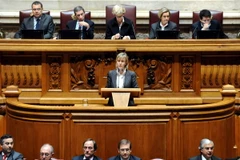 Bồ Đào Nha thông qua ngân sách "thắt lưng buộc bụng" mới