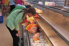 Nhiều mặt hàng thiết yếu tại Quảng Trị cháy hàng, tăng giá