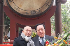 Nghệ sỹ nhân dân Trung Kiên và nhạc sỹ Quốc Trung. (Ảnh: FBNV)