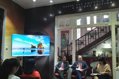 Đại sứ Antonio Alessandro chia sẻ về ý tưởng trưng bày. (Ảnh: Minh Thu/Vietnam+)