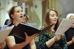 Dàn hợp xướng Hanoi Voices gồm người nước ngoài và người Việt Nam, cùng sẻ chia niềm đam mê âm nhạc. (Ảnh: BTC)