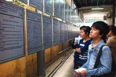 Sinh viên mới ra trường quan tâm đến mức lương và đãi ngộ khi lựa chọn công việc. (Ảnh minh họa: Hồng Kiều/Vietnam+)