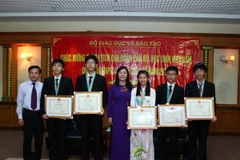 Tuyên dương 50 học sinh xuất sắc kỳ thi Olympic quốc tế và đại học