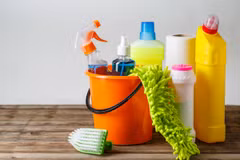 Khi tiếp xúc với chất tẩy rửa có chứa chất Phthalates dễ gây chóng mặt, buồn nôn và ảnh hưởng đến hệ thần kinh. (Nguồn: keckmedicine.org)