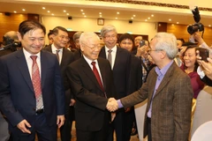 Tổng Bí thư Nguyễn Phú Trọng với các đại biểu tham dự buổi lễ. (Ảnh: Trí Dũng/TTXVN)