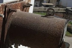 Quản lý của Công ty nhà máy điện quốc gia 5A cho rằng ống thép với nhãn cảnh báo với thông tin về đồng vị phóng xạ này đã bị đánh cắp khỏi nhà máy từ ngày 23/2. (Nguồn: Bangkok Post)