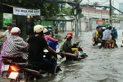 Thành phố Hồ Chí Minh chủ động ứng phó triều cường đạt đỉnh 1,7m