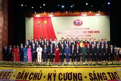 Ban Chấp hành Đảng bộ tỉnh Hải Dương khóa XVII, nhiệm kỳ 2020-2025 ra mắt đại hội. (Ảnh: Mạnh Tú/TTXVN)