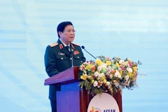 Đại tướng Ngô Xuân Lịch, Ủy viên Bộ Chính trị, Phó Bí thư Quân ủy Trung ương, Bộ trưởng Quốc phòng Việt Nam phát biểu chào mừng. (Ảnh: Dương Giang/TTXVN)
