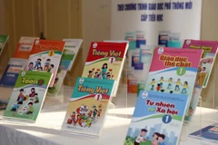 Bộ sách giáo khoa lớp 1 Cánh Diều. (Ảnh: Thanh Tùng/TTXVN)