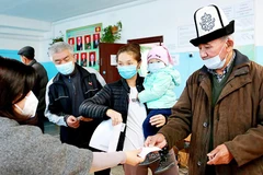Người dân Kyrgyzstan bỏ phiếu. (Nguồn: EPA-EFE)