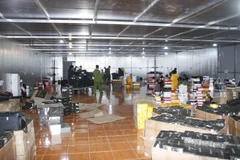 Lào Cai thu giữ hàng nghìn sản phẩm hàng hóa không rõ nguồn gốc