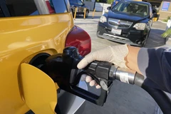 Giá dầu tăng nhờ kỳ vọng về vắcxin ngừa dịch bệnh COVID-19 